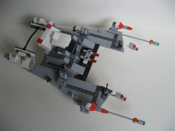 LEGO MOC - In a galaxy far, far away... - 'Pursuer' space ship