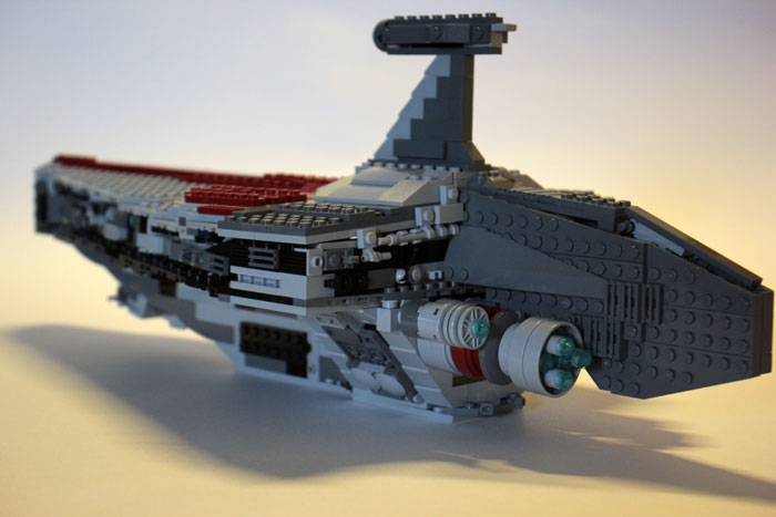 LEGO MOC - In a galaxy far, far away... - Nave de assalto classe Acclamator