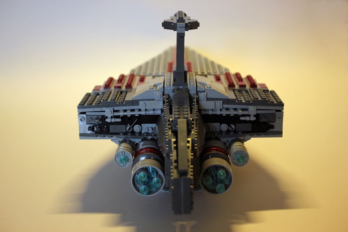 LEGO MOC - In a galaxy far, far away... - Nave de assalto classe Acclamator