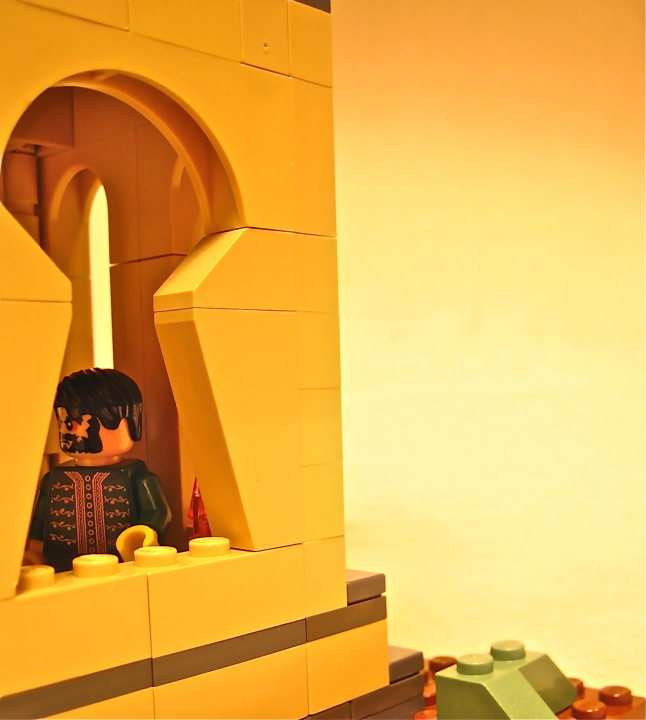 LEGO MOC - Because we can! - 'Flying monk': у окна...