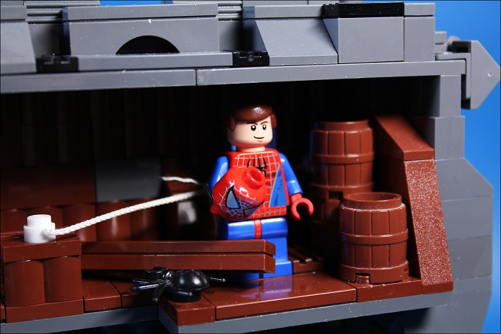 LEGO MOC - Heroes and villians - Killer has been punished.: Он и рад, и печален... Все же он не остановил убийцу своего дяди еще раньше...