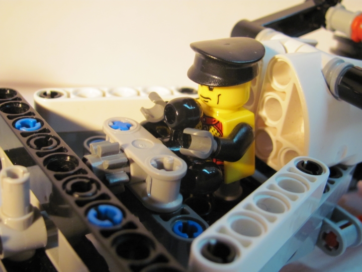 LEGO MOC - Steampunk Machine - Steampunk 'Persecutor': Пилот.