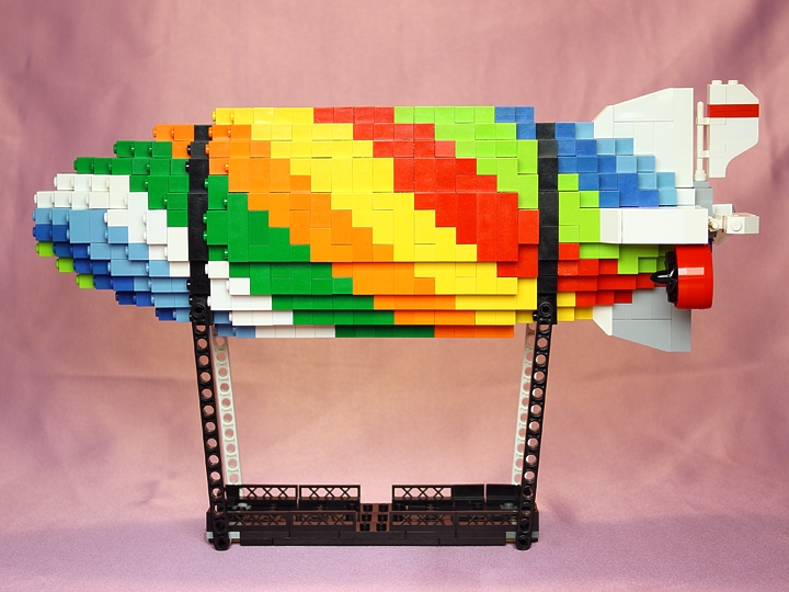 LEGO MOC - Mini-contest 'Zeppelin Battle' - Make Love Not War