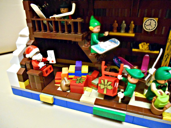 LEGO MOC - New Year's Brick 2014 - С упер кл АНТА - новогодний герой)