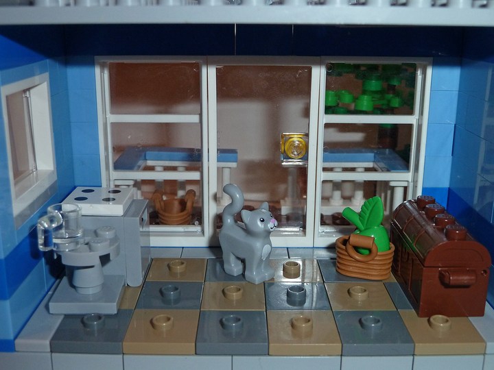 LEGO MOC - New Year's Brick 2014 - Зимой и летом: Летняя 'часть' - небольшая кухня, сундук