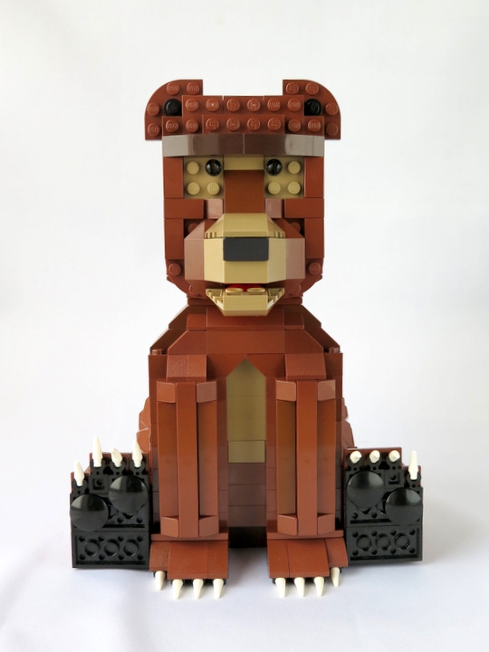 LEGO MOC - 16x16: Animals - Bruin: А ещё я могу двигать лапками. Вот сейчас я их придвинул к туловищу.