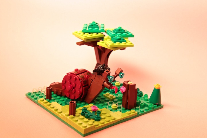 LEGO MOC - 16x16: Animals - Snail in the forest