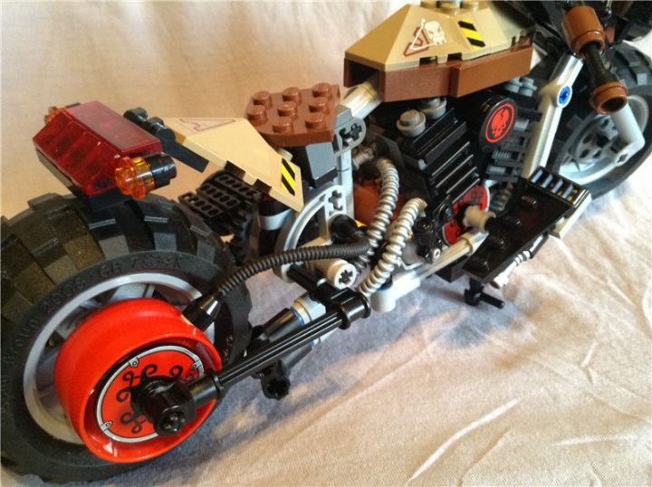 LEGO MOC - Mini-contest 'Lego Technic Motorcycles' - Rat Bike 'Raven'