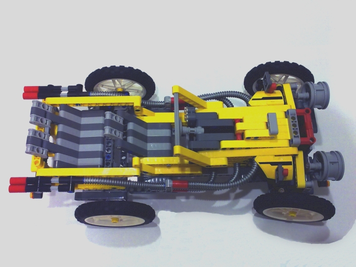 LEGO MOC - Technic-contest 'Car' - Retro Racer: Два пассажирских места для весёлых покатушек с барышнями.