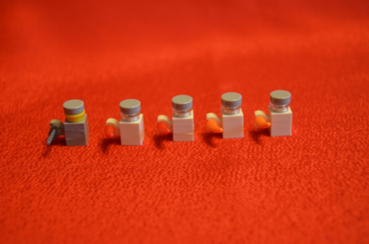 LEGO MOC - Battle of the Masters 'In cube' - Атака на Темный Замок: Главные герои (слева направо): Грин Димус, два Грената и два Мандара.