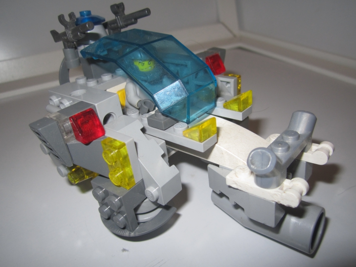 LEGO MOC - Инопланетная жизнь - Оpponunt-13. Линия контраста.: Катер, оснащенный всеми возможными датчиками, приборами (и оружием).