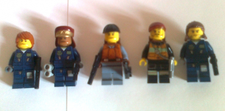 LEGO MOC - Joy and Sadness of Great Victory - Возвращение солдат: Минифигурки солдат.