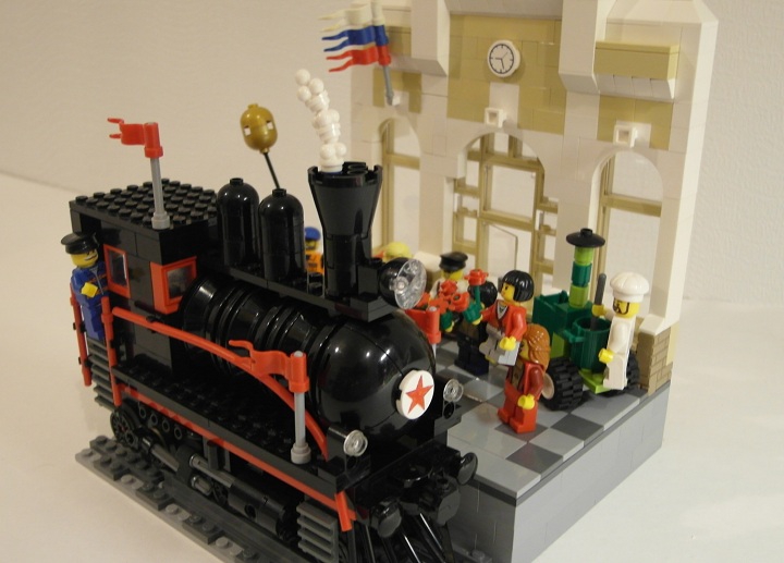 LEGO MOC - Joy and Sadness of Great Victory - Поезд 'Победа'