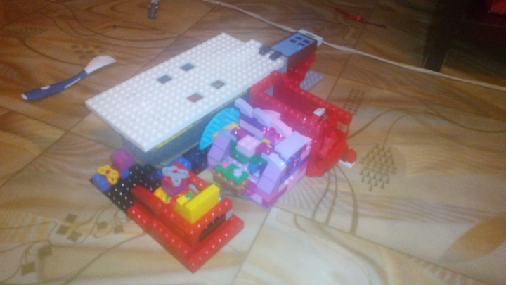 LEGO MOC - New Year's Brick 2017 - МАСТЕРСКАЯ ДЕДА МОРОЗА, ПОДОЛЬДОМ