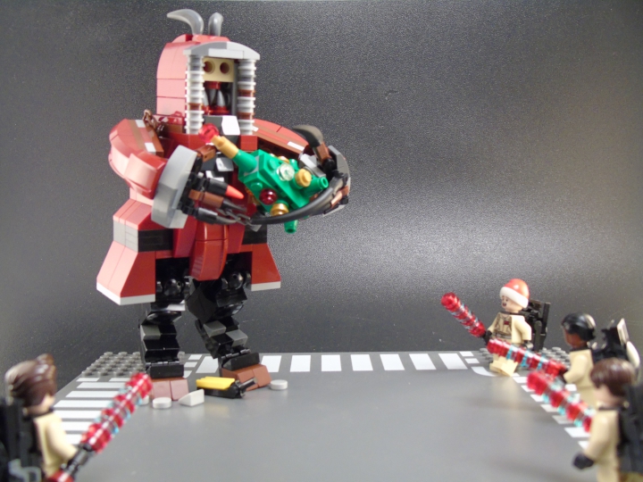 LEGO MOC - New Year's Brick 2017 - Крампус крадёт символ Рождества и Нового Года