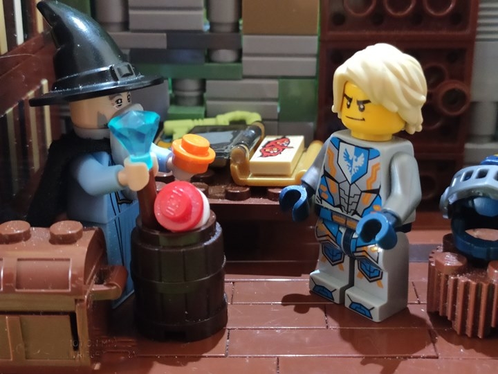 LEGO MOC - Младшая лига. Конкурс 'Средневековье'. - Зелье во спасение: Затем он налил в бочку воды, принесенной из реки, добавил туда всякой всячины, в том числе, мухоморы и тыквы, растущие у дома, произнес заклинания и размешал содержимое бочки волшебным посохом.