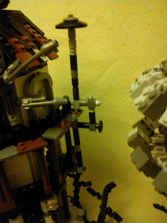 LEGO MOC - Because we can! - Wireless Electricity: труба от генератора на первом этаже