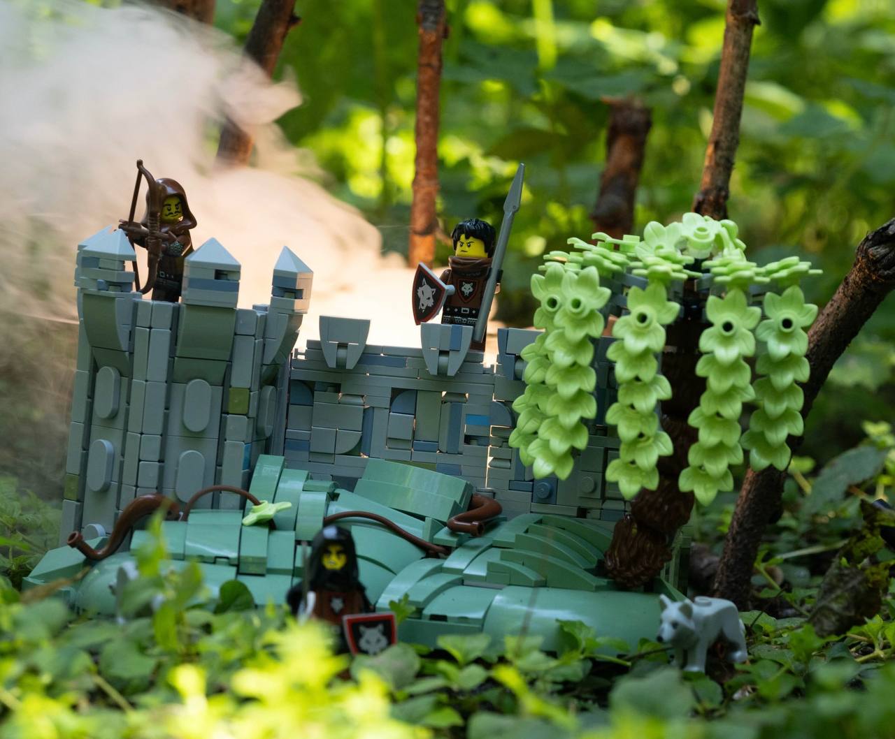 LEGO MOC - Замок на болоте: Типо пожар